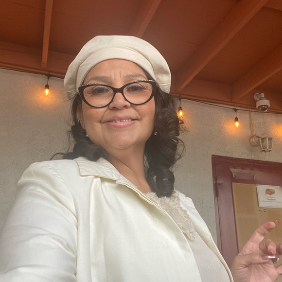 Meet your Posher, Isabel - Picture 3 of 4